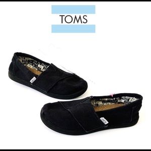 Girl TOMS Shoes